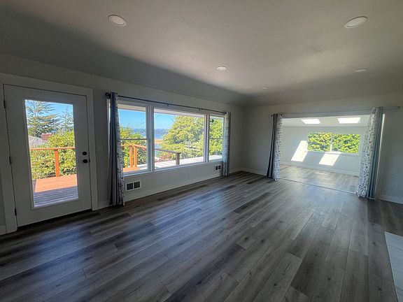 5th image of 546 Fir Ave #A