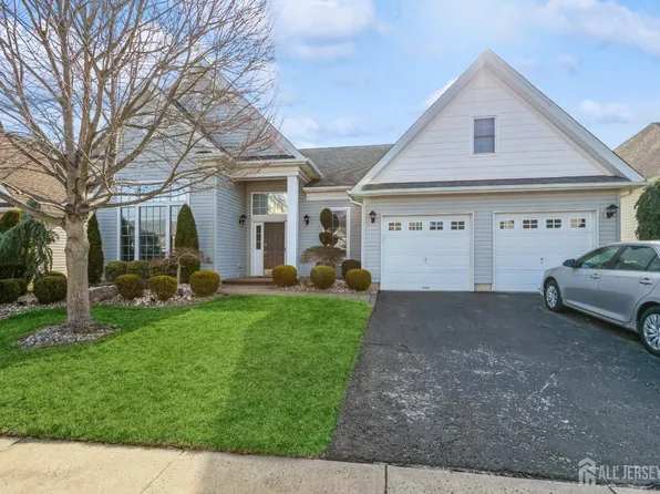 82 Beth Page Dr, Monroe Township, NJ 08831