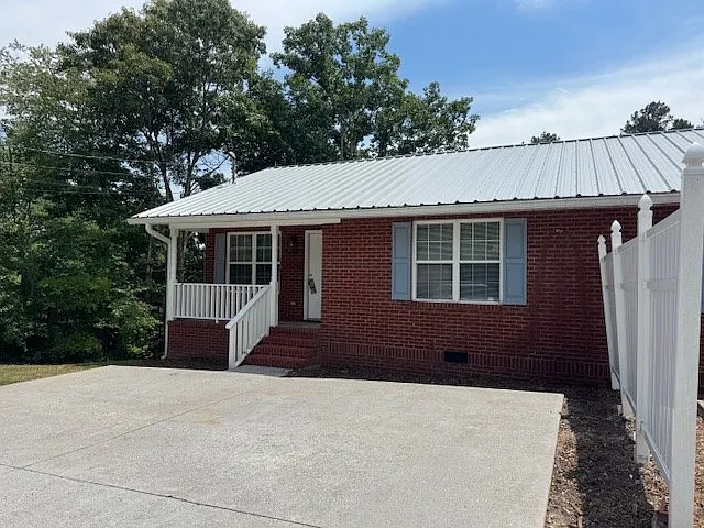 Building Photo - 107A Shadowrock Dr
