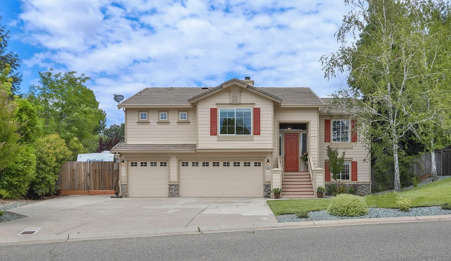 1023 Jasmine Cir photo 1