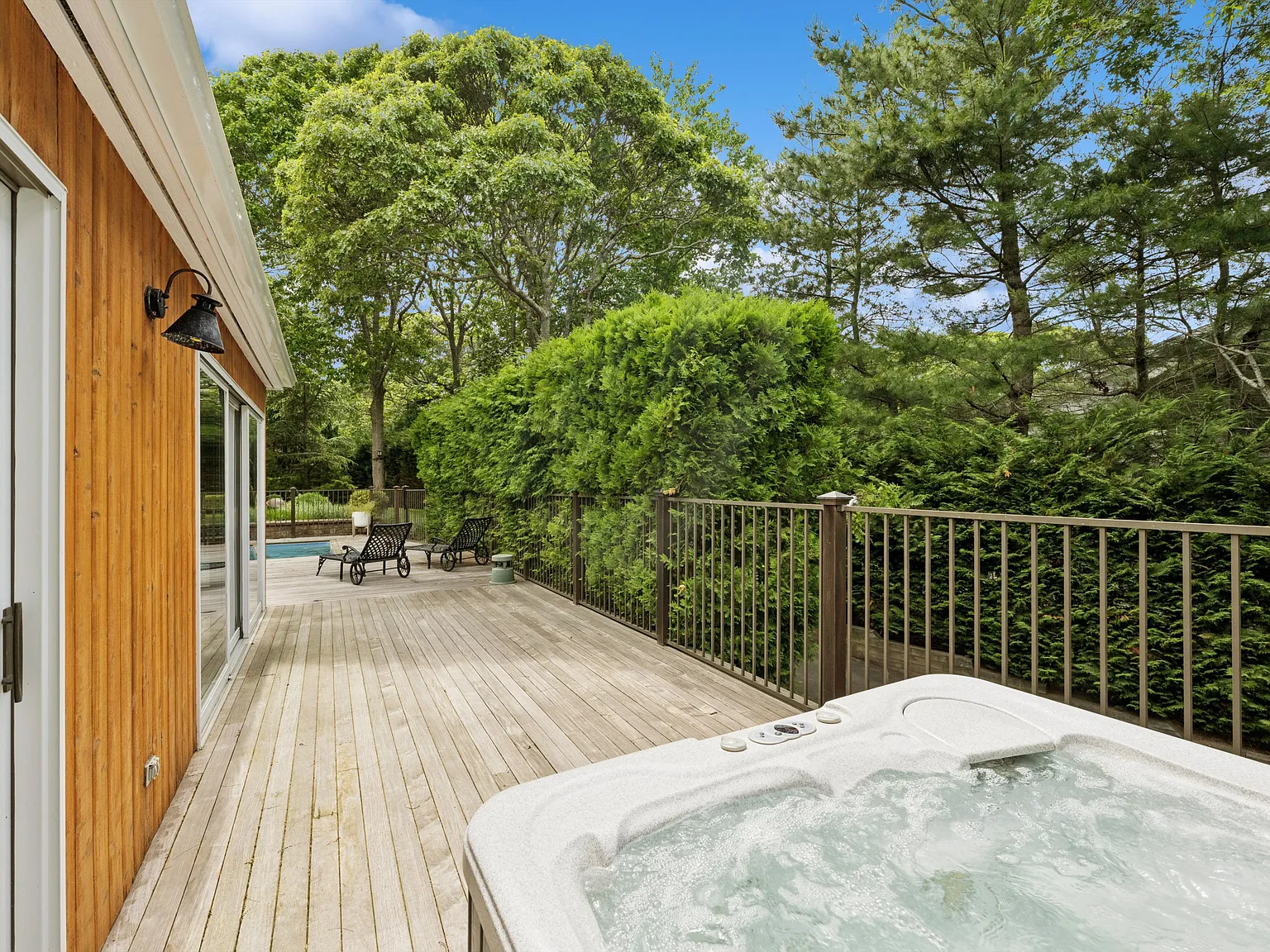 Fantastic August Rental with pool — Photo 3