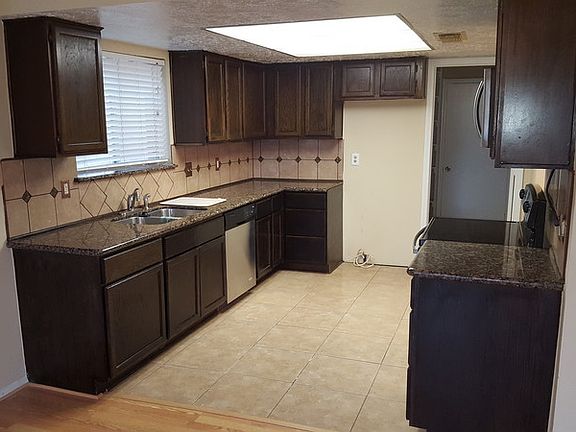 3rd image of 7643 Westbank Ave