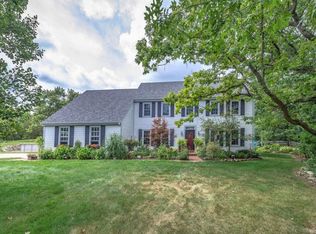 S50W34326 Ridgeway Dr, Dousman, WI 53118