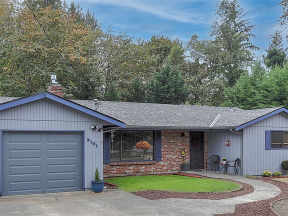 This East Renton/Maplewood Heights charmer offers amenities galore! It boasts a new 40-year roof & gutters in 2020, a new forced-air furnace with electronic air filter, and the exterior boasts extensive brick accenting & fresh exterior paint.>