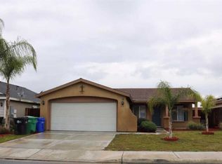 593 S Cloverleaf St, Porterville, CA 93257