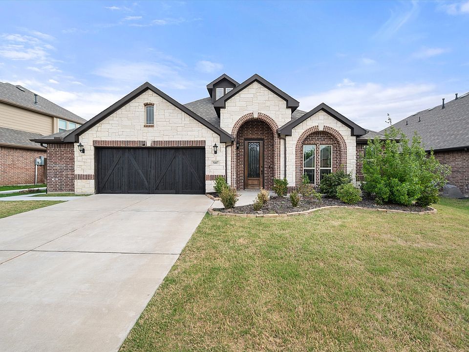 1st image of 5007 Lake Park Dr