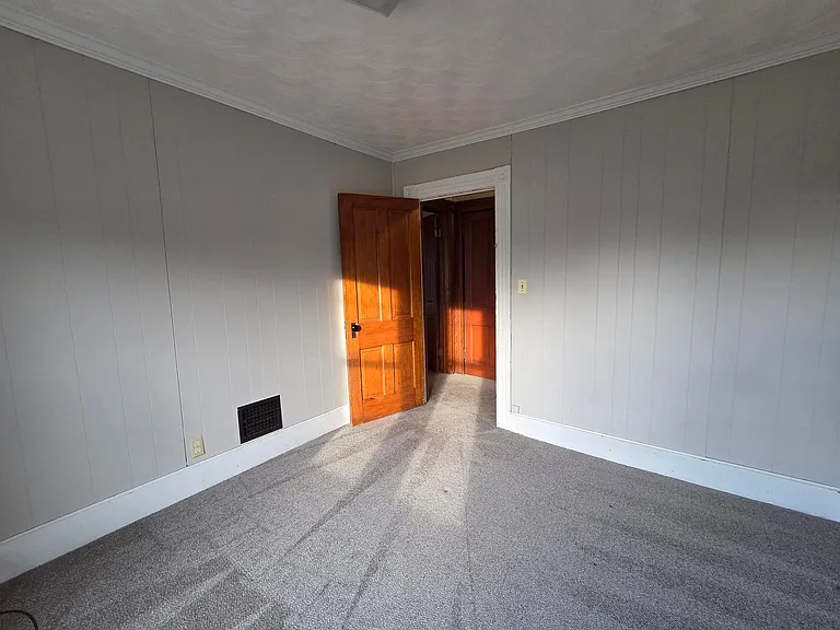200 E Walnut St — Photo 15