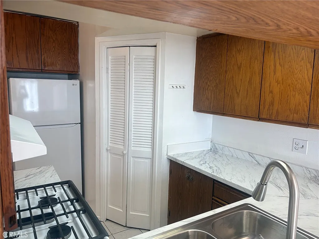 2 bed, 2.5 bath, 1020 sqft, $3,000 — Photo 4