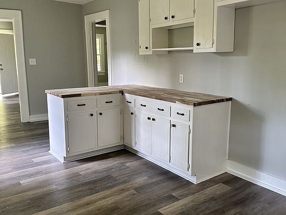 5th image of 6 Windsor Dr