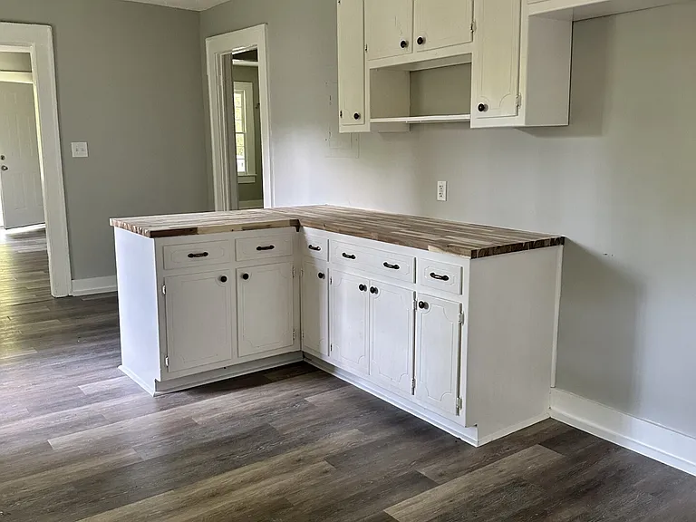 6 Windsor Dr — Photo 5