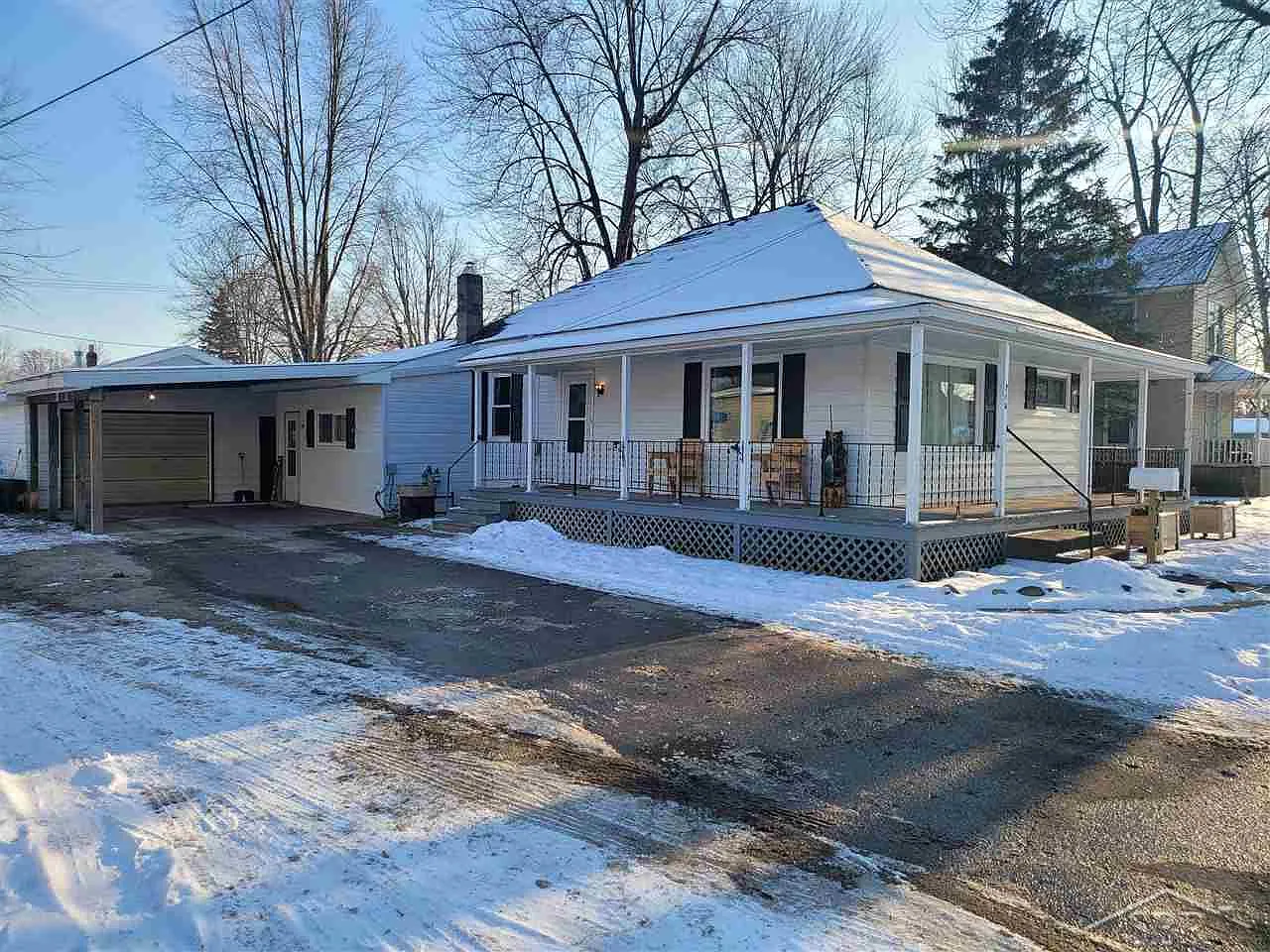 215 W Clinton St photo 1