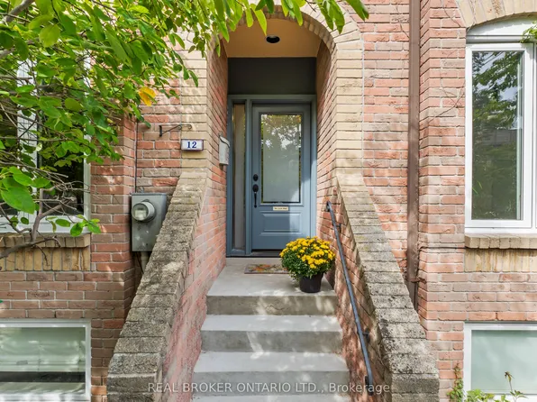 12 Saint James Ct, Toronto, ON M4X 1X4