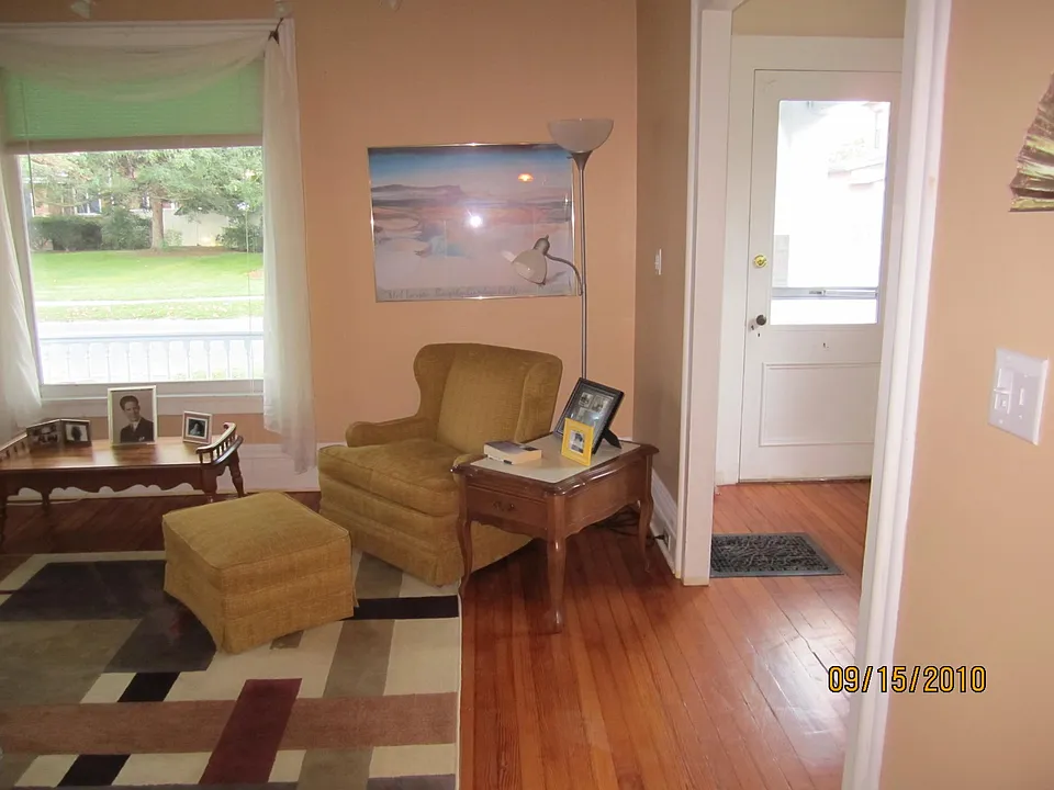 This is half the living room. It is the whole front of the b