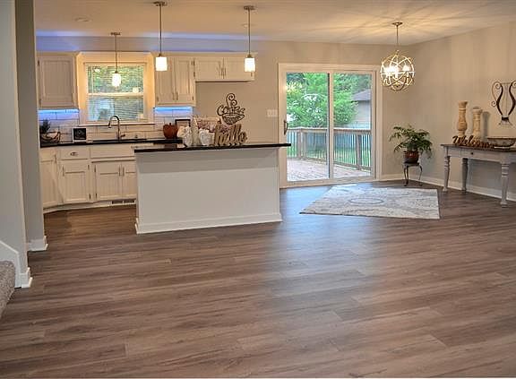 4th image of 907 Kingston Ct