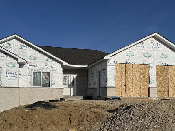 1106 Ione Dr, Peosta, IA 52068