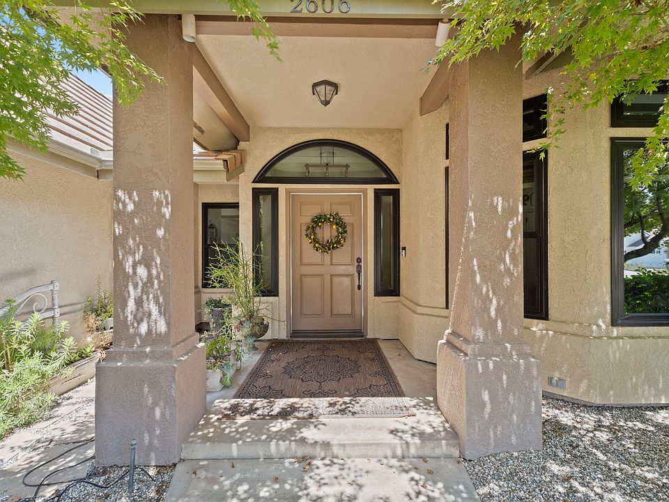 1st image of 2606 E Harvard Court