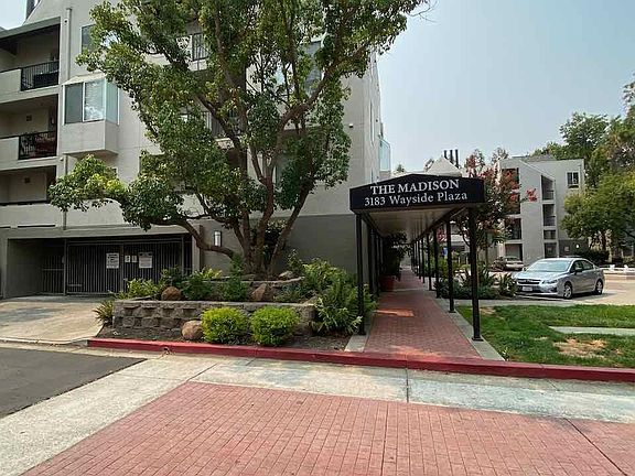 Small condo complex on culdesac location. Five minute walk to BART. Two minute walk to Iron Horse Trail.