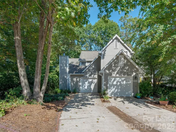 9006 Saint Thomas Ln, Charlotte, NC 28277