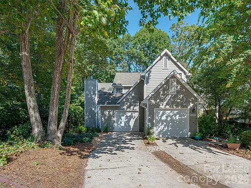 9006 Saint Thomas Ln Photo 1