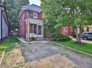 31 Fair Ave, Brantford, ON N3S2M4