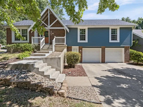 507 SE Adobe Dr, Lees Summit, MO 64063