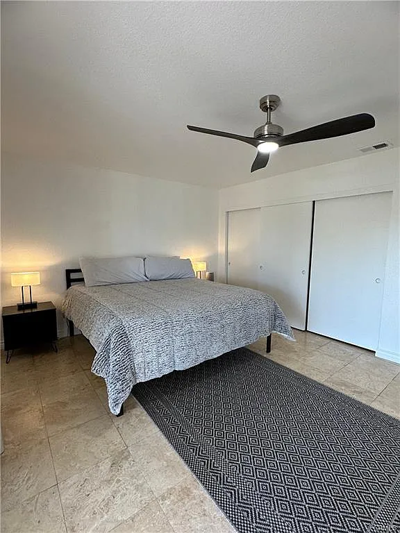 2 bed, 1000 sqft, $3,000 — Photo 4