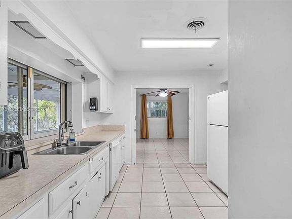 4th image of 781 NW 66th Ave