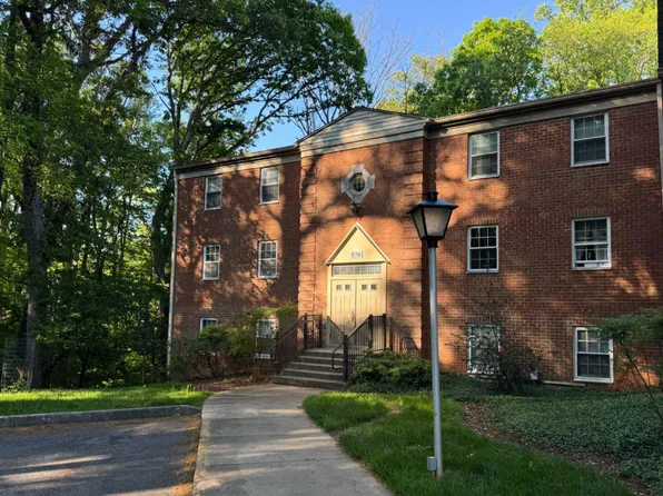 876 College Pkwy APT 201, Rockville, MD 20850
