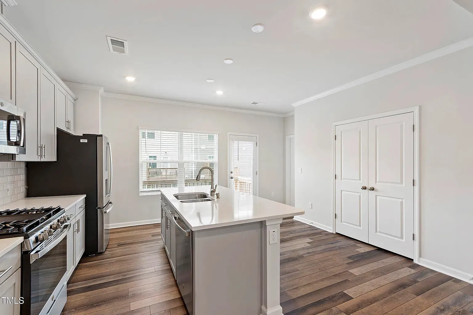 4 bed, 2410 sqft, $2,350 — Photo 1