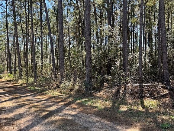 4th image of Hawthorne Ln