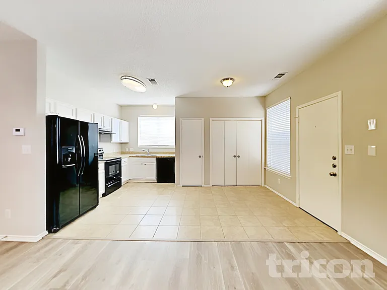813 Indigo Ter — Photo 5