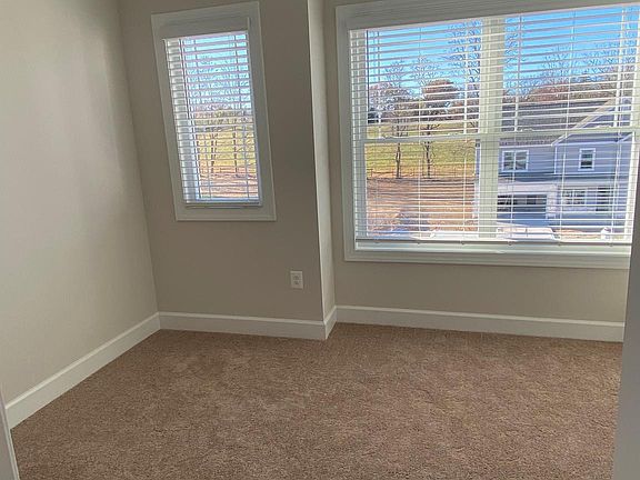 3rd image of 423 Abigail Ave
