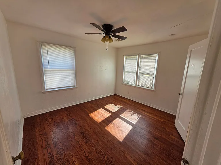 1707 Brighton Ave — Photo 4