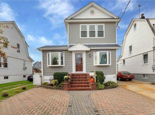 10 Filbert St, Valley Stream, NY 11581