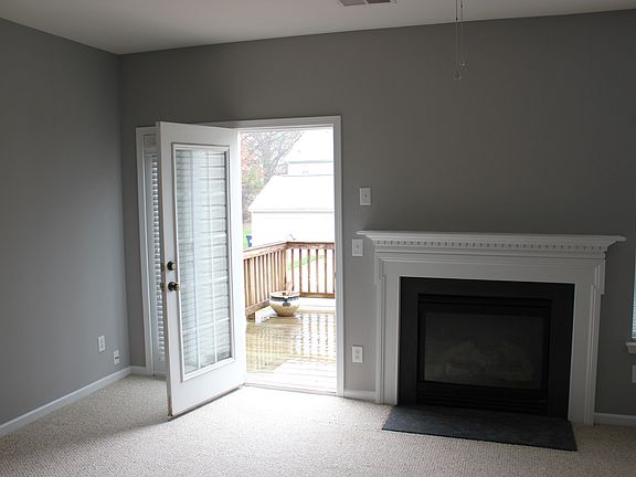 Raised Deck off Living Roon