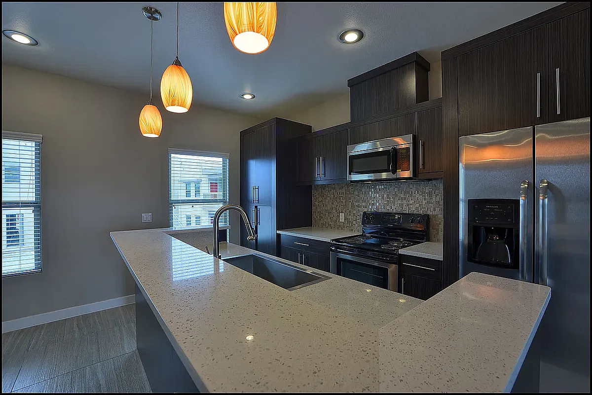 Moderno Village Apartments and Town Homes — Photo 4