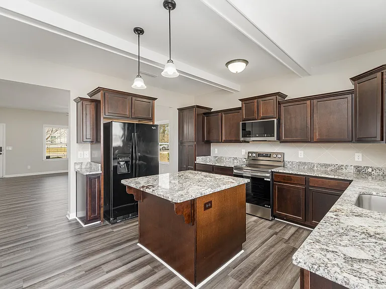 3390 Saddlebrook Dr — Photo 9