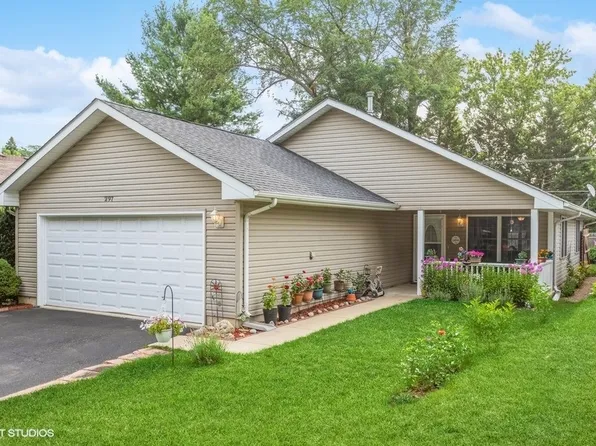 297 Corrine Ave, Crystal Lake, IL 60014