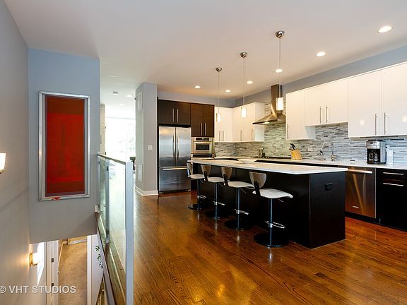 5th image of 1542 N Artesian Ave #1
