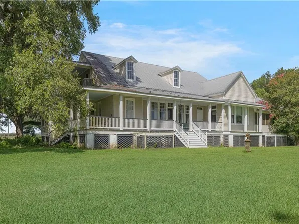 8801 E Old Spanish Trl, Jeanerette, LA 70544