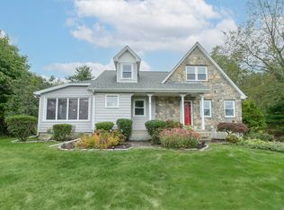 7 Carolyn Ct, North Haven, CT 06473