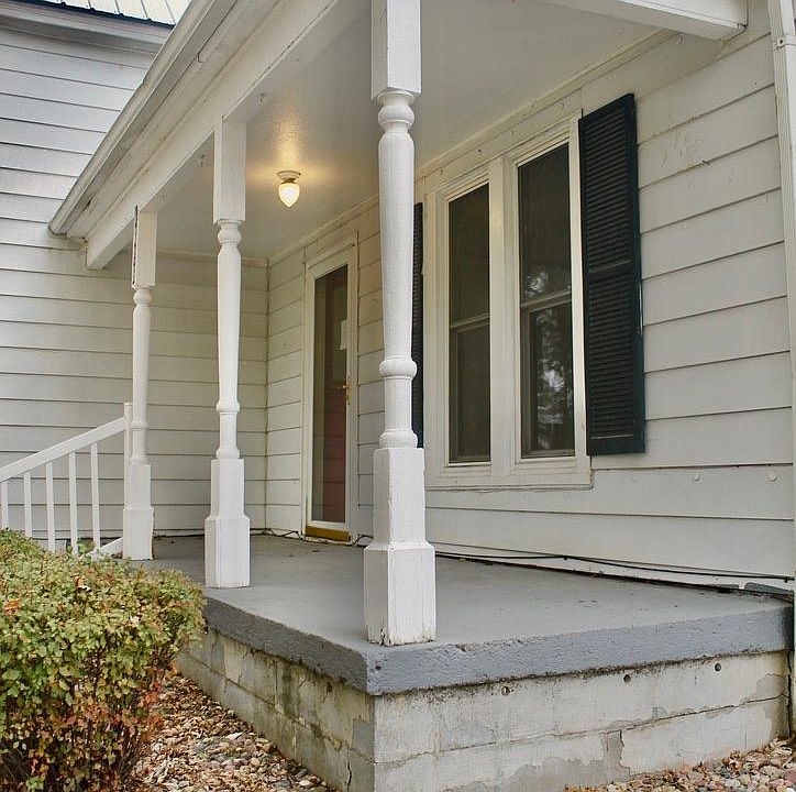 2nd image of 4425 Main St