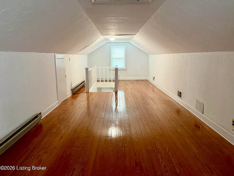 2219 Woodbourne Ave — Photo 9