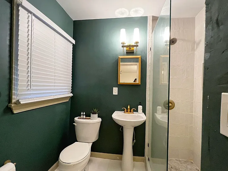 230 Chelsea Cir — Photo 15