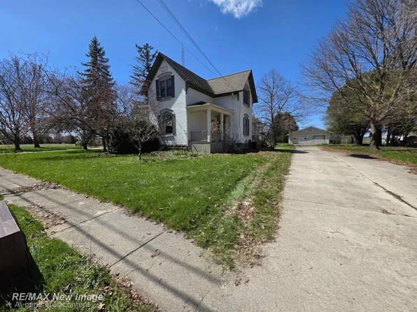 184 S Main St, Elkton, MI 48731