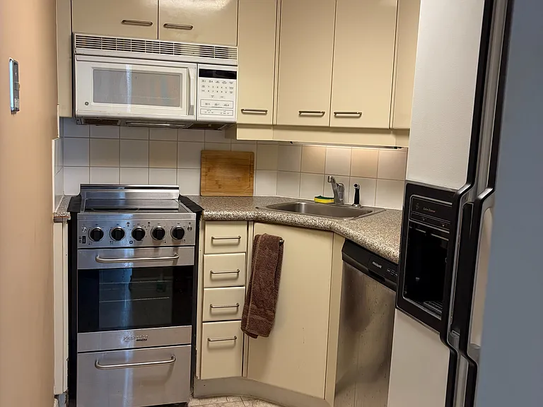 38 Elm St #510 — Photo 7