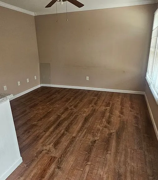 604 N Stewart St — Photo 5