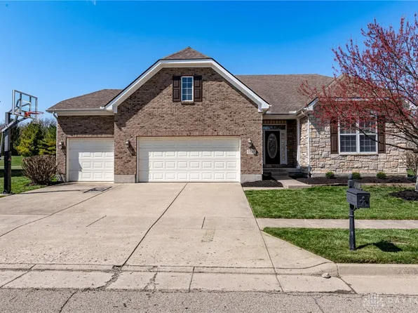 1549 Little Falls Dr, Centerville, OH 45458