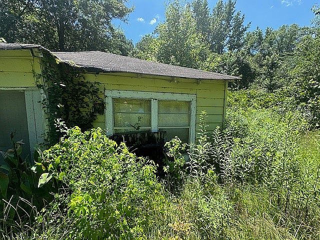 2nd image of 154 Myers Rd