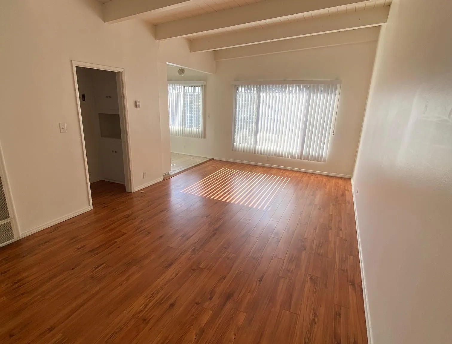 1 bed, 800 sqft, $1,600 — Photo 2